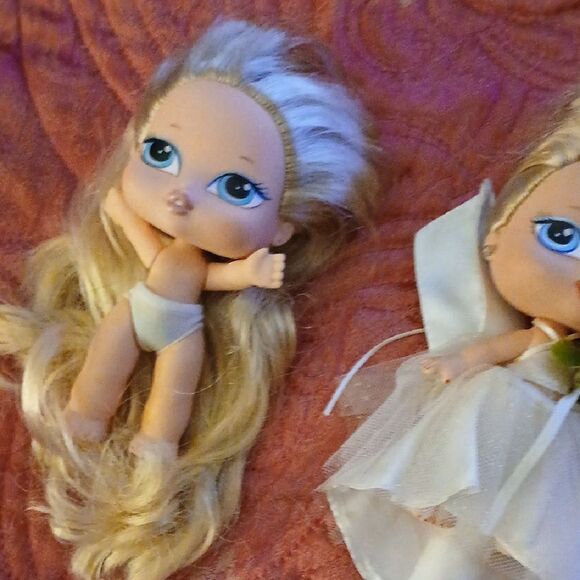Set of Four Fashion Dolls with Outfits - Picture 6 of 6
